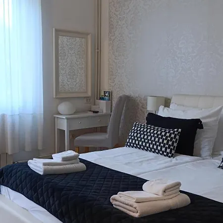 Royal S Privatnim Parkingom Lejlighed Opatija