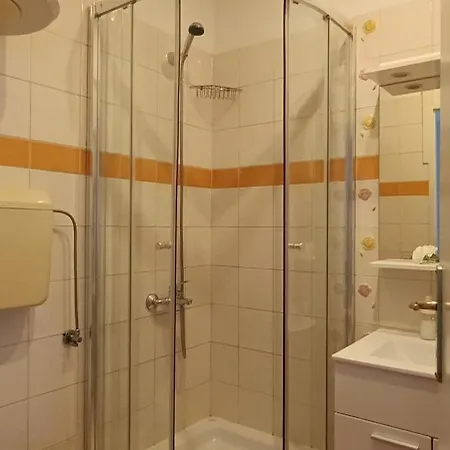 Royal S Privatnim Parkingom Appartement